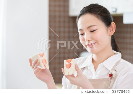 女性水果三明治 女性水果三明治 55778495