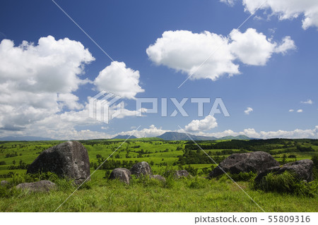 Aso Oshido stone hill 55809316