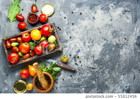 Autumn tomato preservation Autumn tomato preservation 55812456