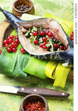 Raw mackerel with currants Raw mackerel with currants 55836024