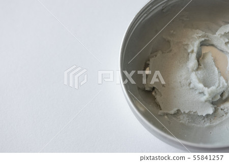 Natural deodorant cream in zero waste container 55841257