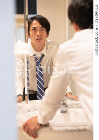 Morning of a salaryman Morning of a salaryman 55904018