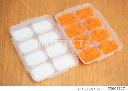 Baby food freezing 55905127