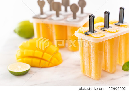 新鮮芒果冰棒芒果棒冰淇淋 新鮮芒果冰棒芒果棒冰淇淋 55906602