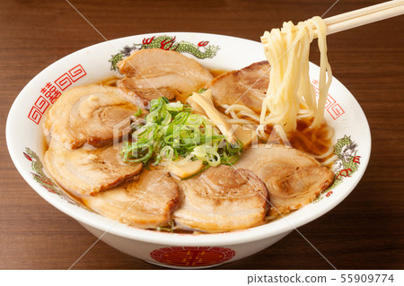 Char siu noodles 55909774