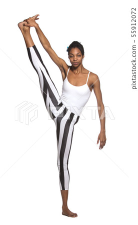 Vertical splits. Latina dancer girl 55912072