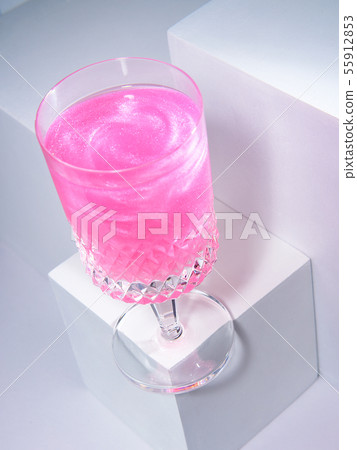 Delicious rosy sparkling wine Delicious rosy sparkling wine 55912853