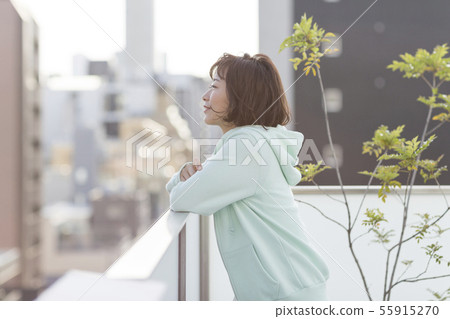 年輕的女士 55915270