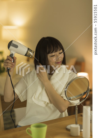 Young lady dryer 55915501