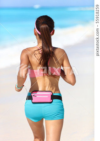 Active runner with running gear 55918259