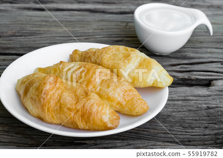 Fresh butter croissants 55919782