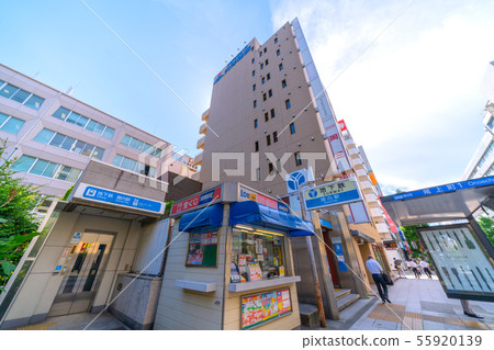 日本的橫濱市景觀看看關內地鐵站(入口) 日本的橫濱市景觀看看關內地鐵站(入口) 55920139