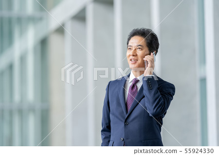 企業圖像男性辦公室工作者中間商人 企業圖像男性辦公室工作者中間商人 55924330