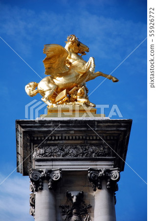 Gilded Pegasus sculpture. Paris, France Gilded Pegasus sculpture. Paris, France 55926772