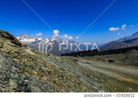 [Swiss Gornergrat鐵路]到Rotenboden火車站的徒步旅行路線 55928012