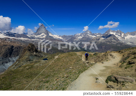 [瑞士戈爾內格拉特鐵路]遠足徑和馬特宏峰到Rotenboden火車站 55928644