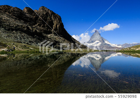 [瑞士戈爾內格拉特鐵路]倒置馬特宏峰和里菲爾湖的絕佳景色 55929098