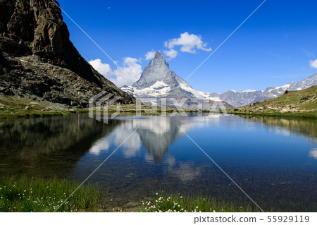 [瑞士戈爾內格拉特鐵路]倒置馬特宏峰和里菲爾湖的絕佳景色 55929119