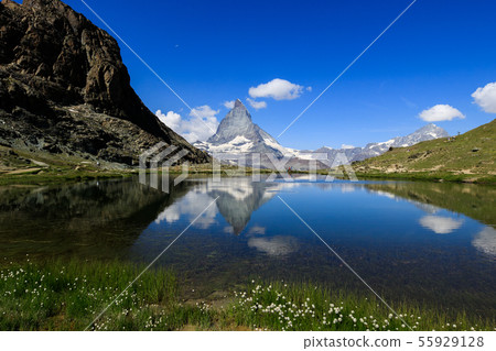[瑞士戈爾內格拉特鐵路]倒置馬特宏峰和里菲爾湖的絕佳景色 55929128