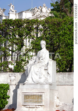 Elizabeth statue at the Volkspark Vienna 55935687