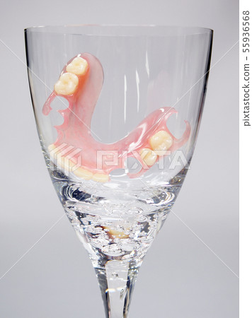 Dentures / cleaning image 55936568