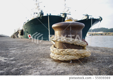 繫泊柱和繩索 繫泊柱和繩索 55939369