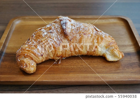 Croissant Amand 55940038