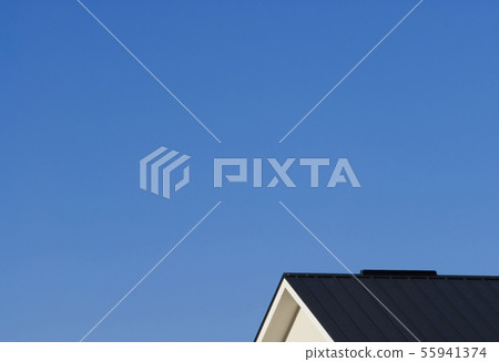 Blue sky house 55941374