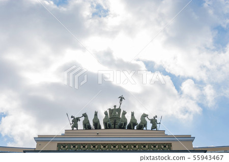 The sculpture on the triumphal arch of the General 55943467