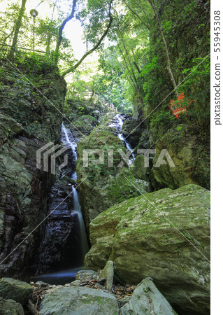 愛媛縣大津市落合瀑布 55945308