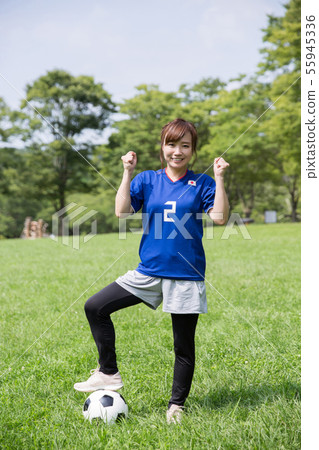 Soccer fan woman 55945336