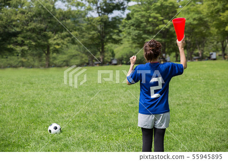 Soccer fan woman Soccer fan woman 55945895
