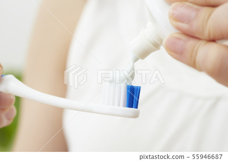 Toothbrushing body parts 55946687