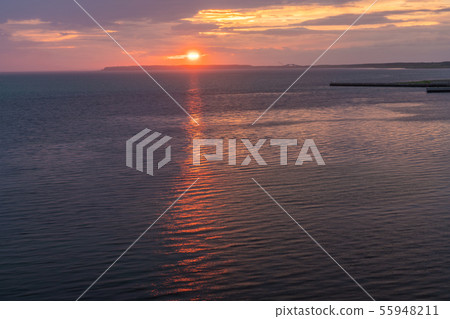 Sunset of Lake Saroma 55948211