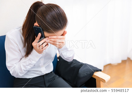 Business woman calling late for work absence apology 55948517