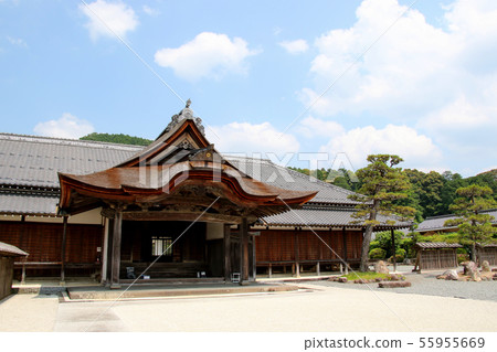 Sugawara-jinjinya的廢墟切斷左側,稍微拉中心。菅原町,丹波 Sugawara-jinjinya的廢墟切斷左側,稍微拉中心。菅原町,丹波 55955669