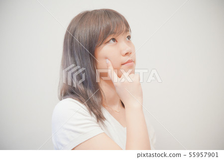 Women who touch skin with fingers 55957901