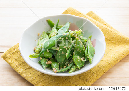 Japanese bean with walnuts 55958472