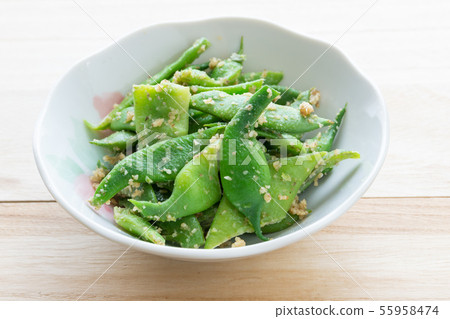 Japanese bean with walnuts 55958474