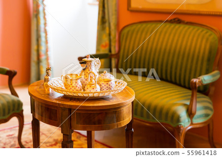Set of ancient tableware in museum, Europe, nobody Set of ancient tableware in museum, Europe, nobody 55961418