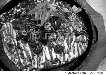 Fried noodles  55963591