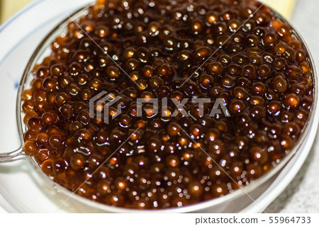 making the pearl milk tea at home making the pearl milk tea at home 55964733