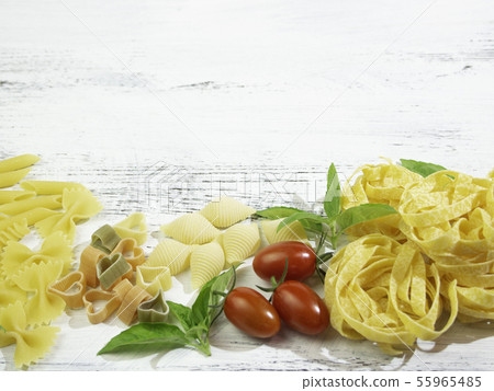 Italian restaurant: various short pasta (penne, Fettuccine, farfalle) Italian restaurant: various short pasta (penne, Fettuccine, farfalle) 55965485