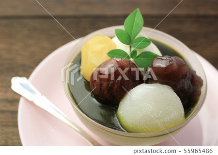 Japanese style tiramisu (Japanese sweets) of chestnut, strawberry and matcha Japanese style tiramisu (Japanese sweets) of chestnut, strawberry and matcha 55965486