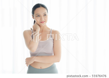 Women sportswear 55976476