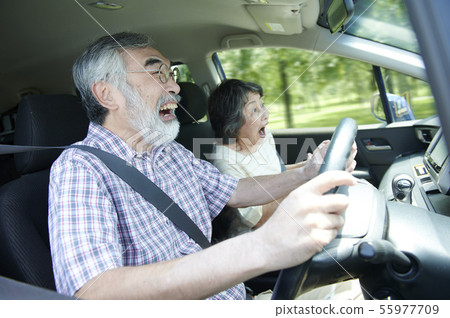 Elderly people Dangerous driving Traffic accidents 55977709