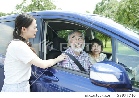 Elderly driver's license return Elderly driver's license return 55977716