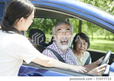 Elderly driver's license return Elderly driver's license return 55977718