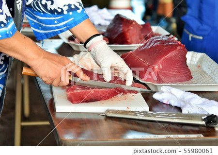Tuna dismantling show Material background Akune City Kagoshima Prefecture Tuna dismantling show Material background Akune City Kagoshima Prefecture 55980061