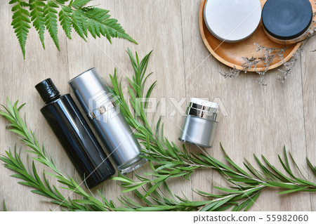 Cosmetic bottle containers packaging with green 55982060